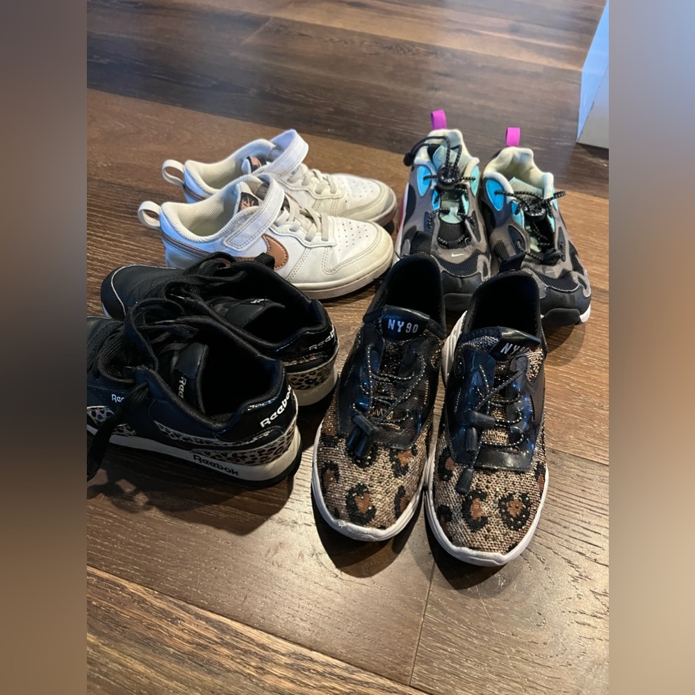 Girls sneakers.